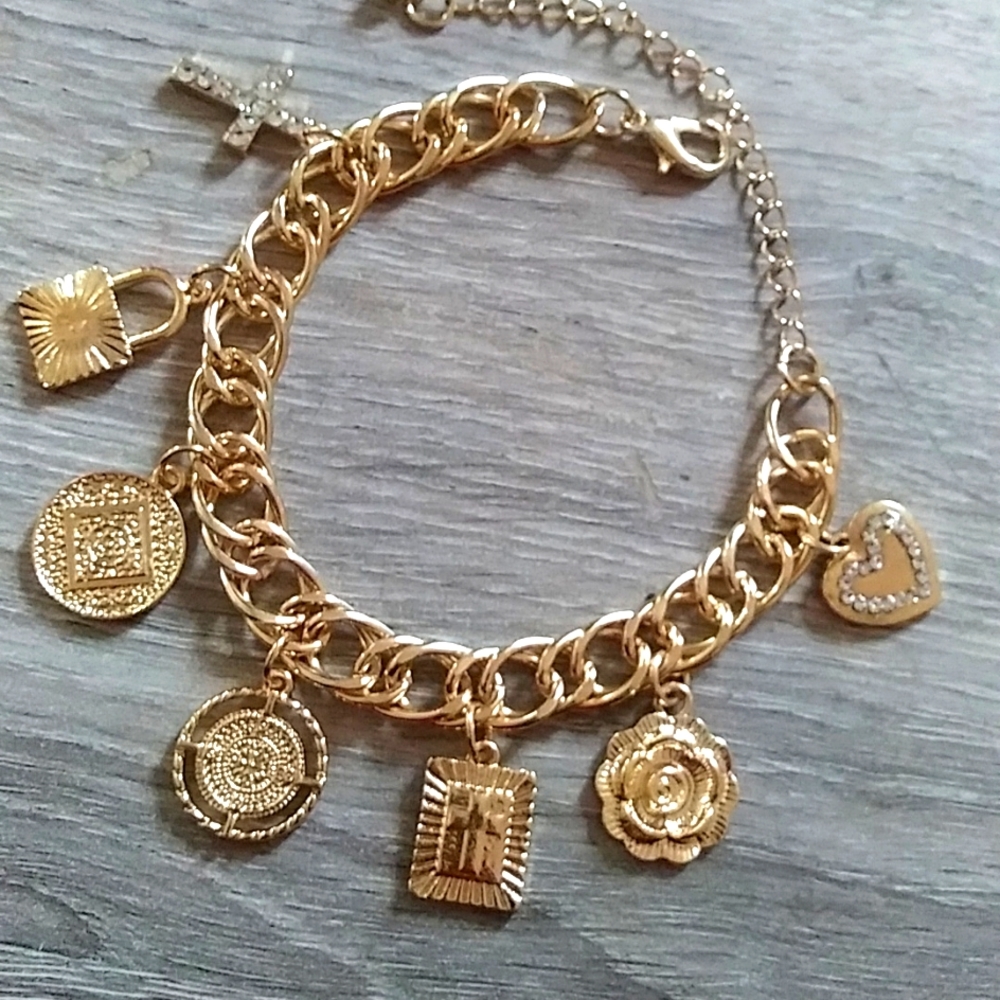 Charm bracelet